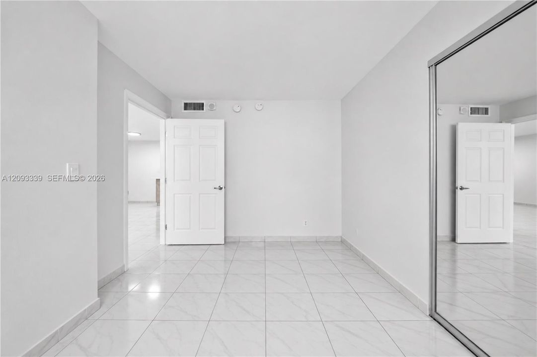 На продажу: $449,000 (2 спален, 2 ванн, 1020 Квадратных фут)