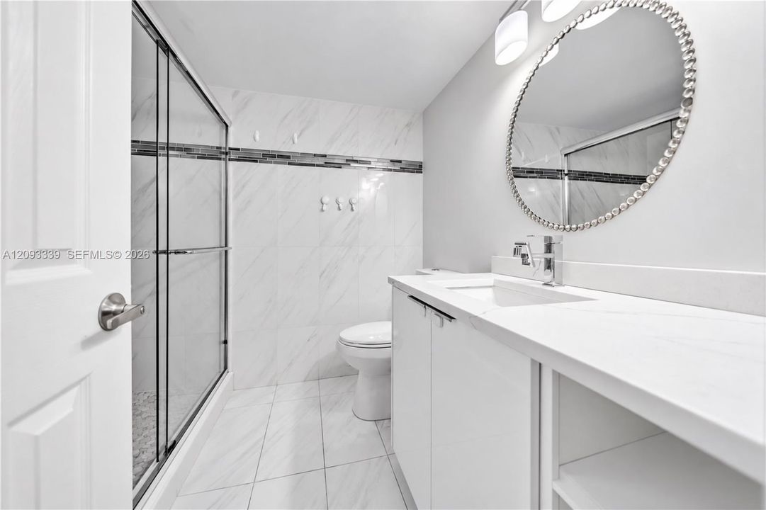 На продажу: $449,000 (2 спален, 2 ванн, 1020 Квадратных фут)