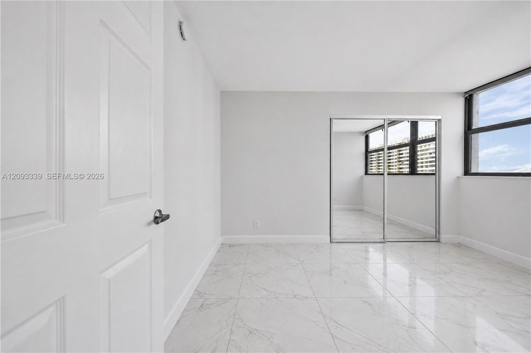 На продажу: $449,000 (2 спален, 2 ванн, 1020 Квадратных фут)