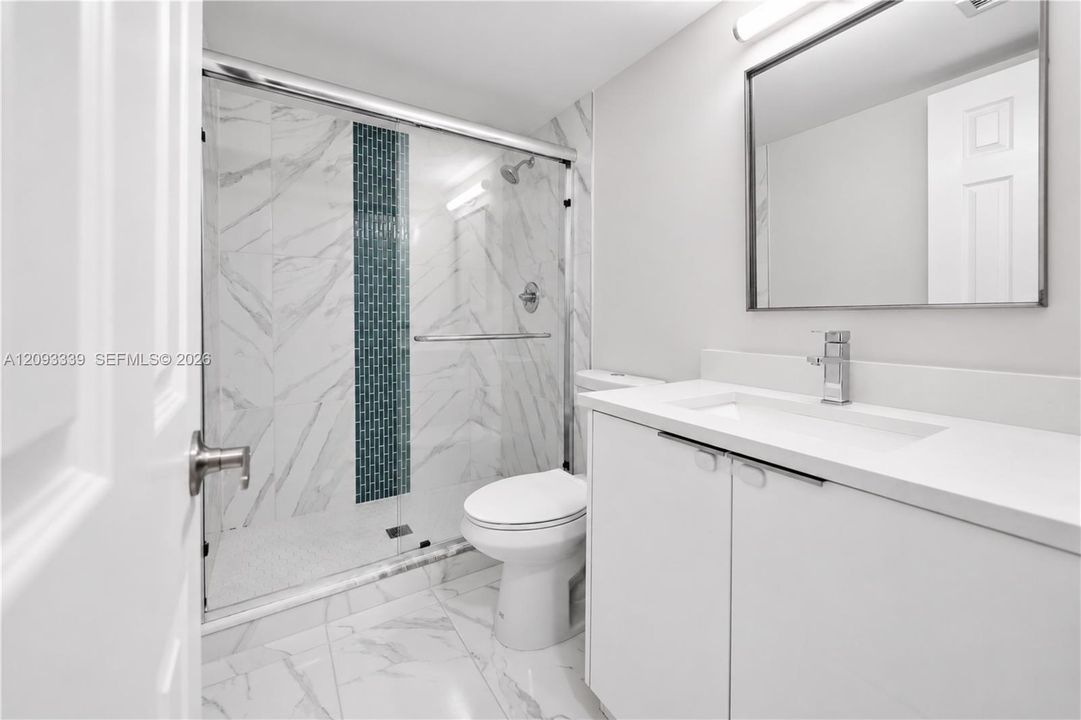 На продажу: $449,000 (2 спален, 2 ванн, 1020 Квадратных фут)