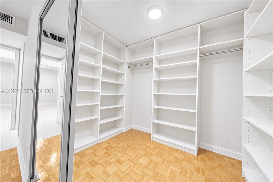 На продажу: $449,000 (2 спален, 2 ванн, 1020 Квадратных фут)