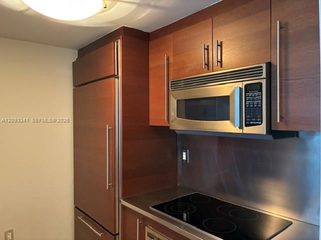 For Rent: $6,000 (1 beds, 1 baths, 851 Square Feet)