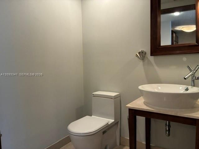 For Rent: $6,000 (1 beds, 1 baths, 851 Square Feet)