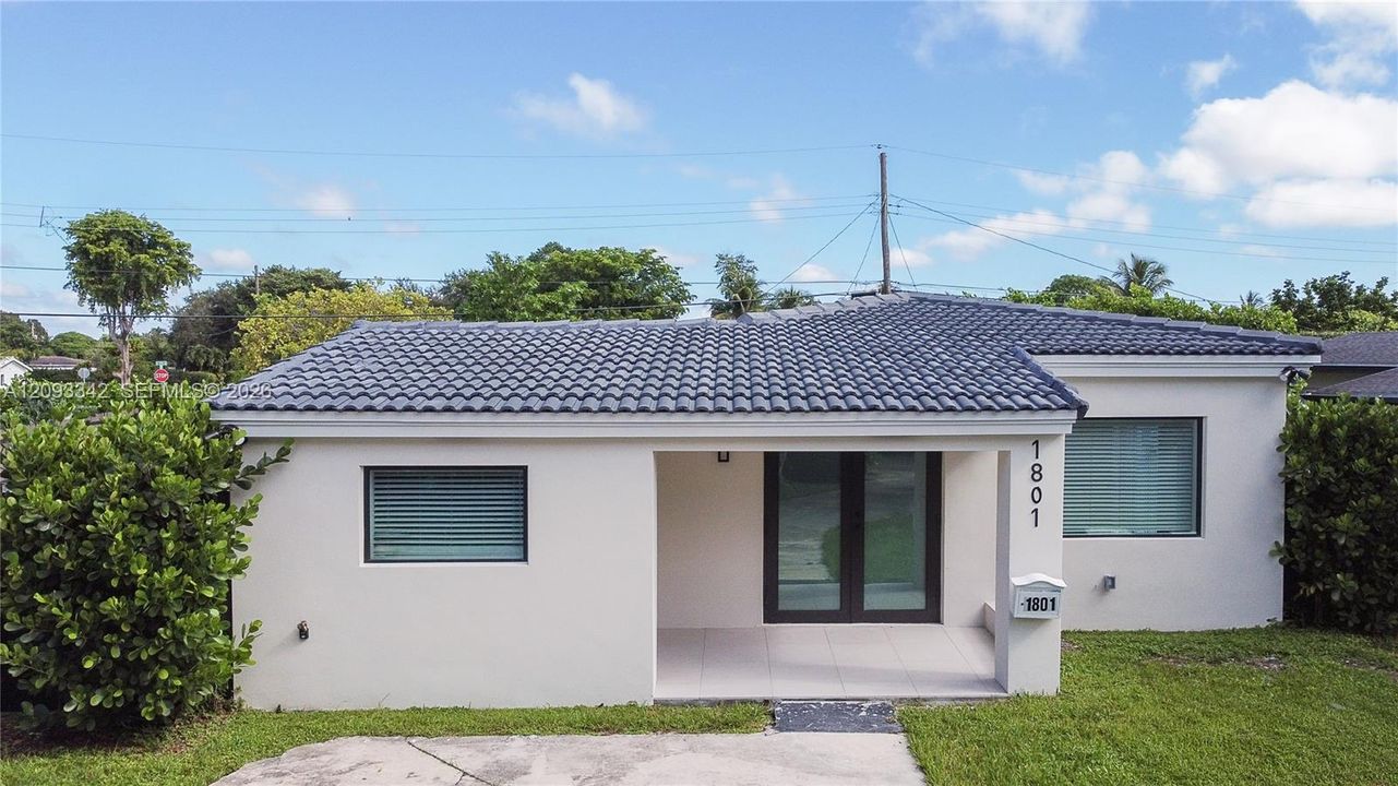 For Rent: $4,000 (3 beds, 2 baths, 1056 Square Feet)