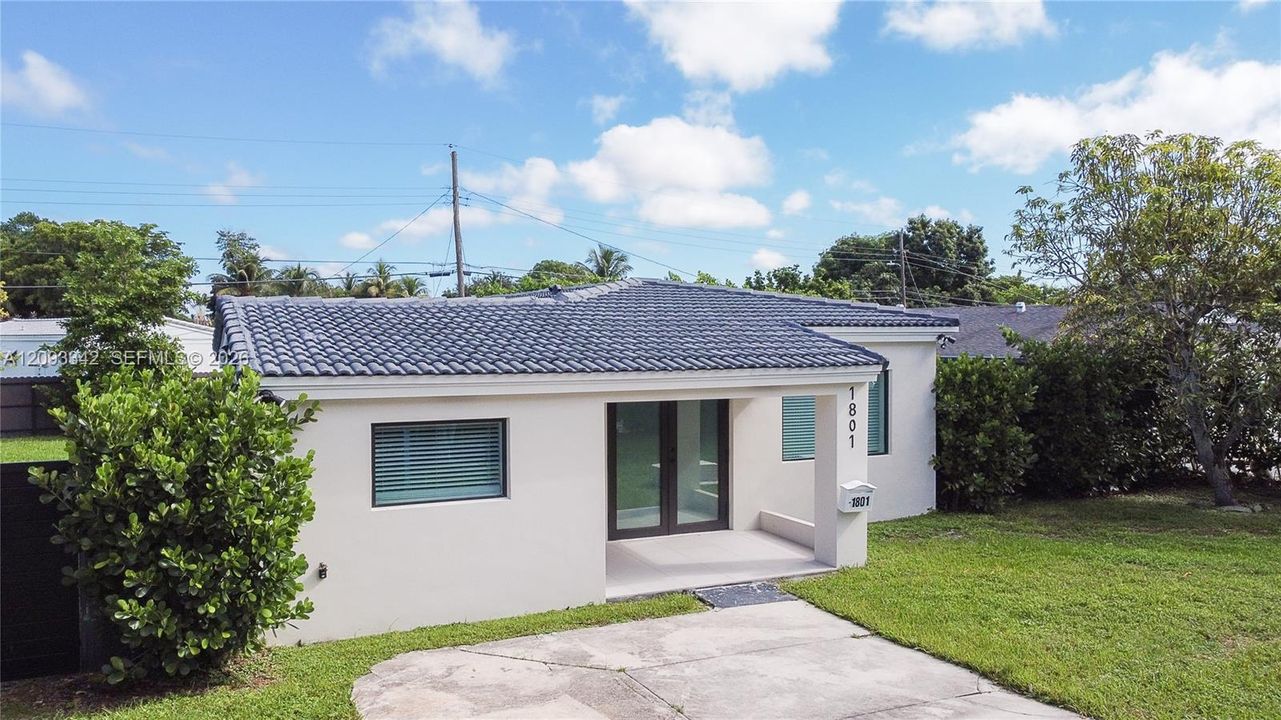 For Rent: $4,000 (3 beds, 2 baths, 1056 Square Feet)