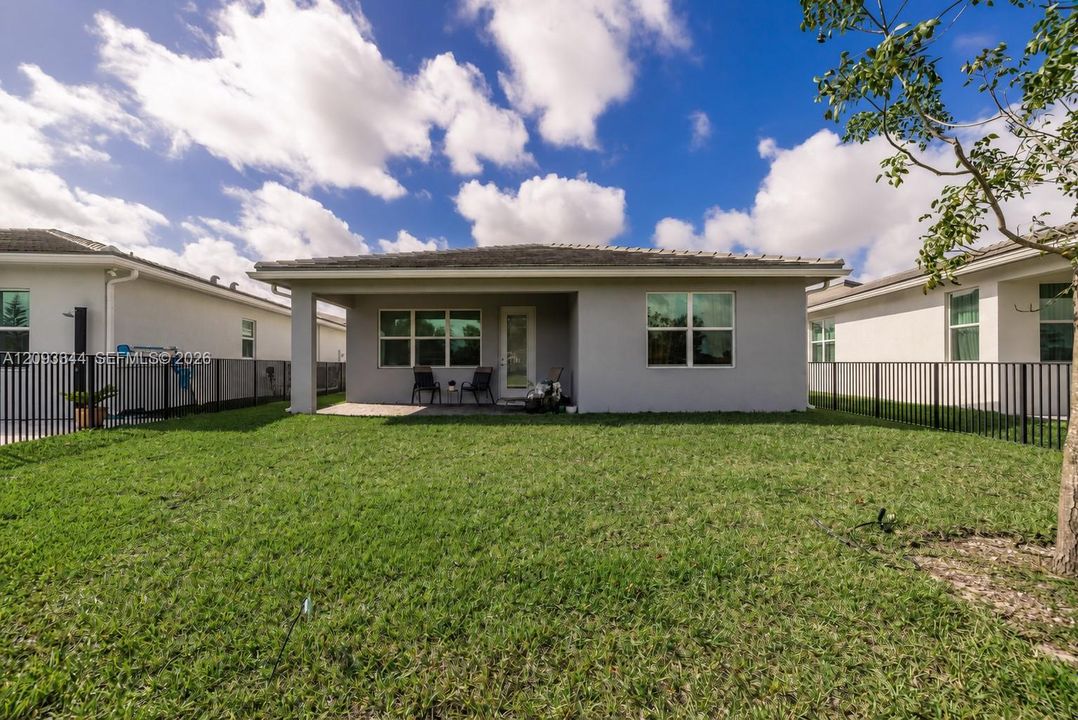 En Venta: $570,000 (2 camas, 2 baños, 1590 Pies cuadrados)