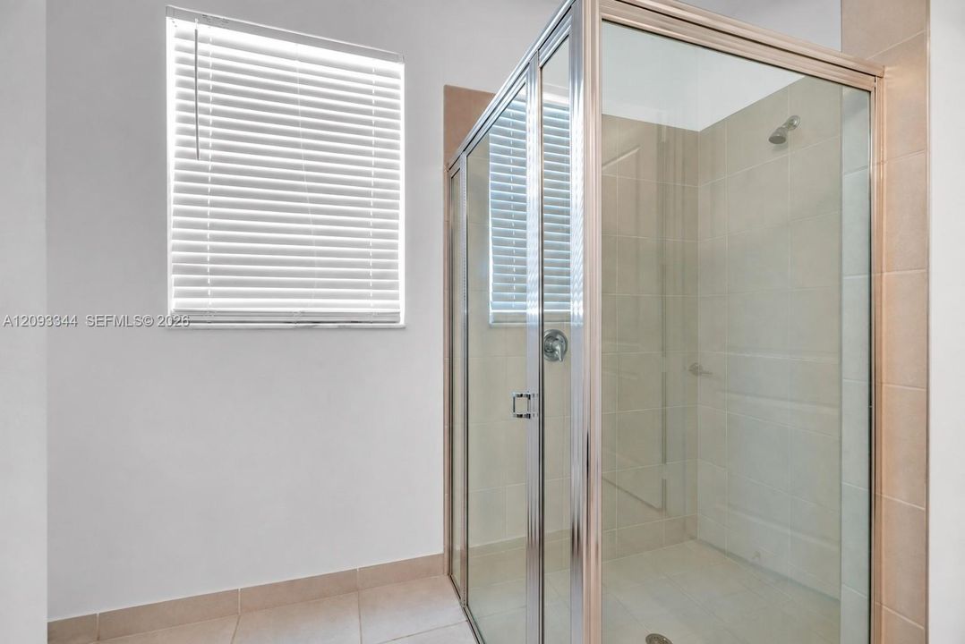 En Venta: $570,000 (2 camas, 2 baños, 1590 Pies cuadrados)