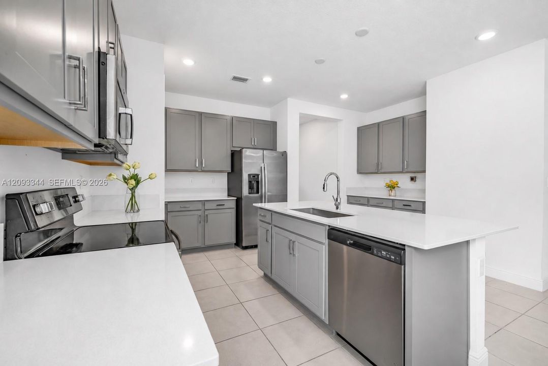 En Venta: $570,000 (2 camas, 2 baños, 1590 Pies cuadrados)