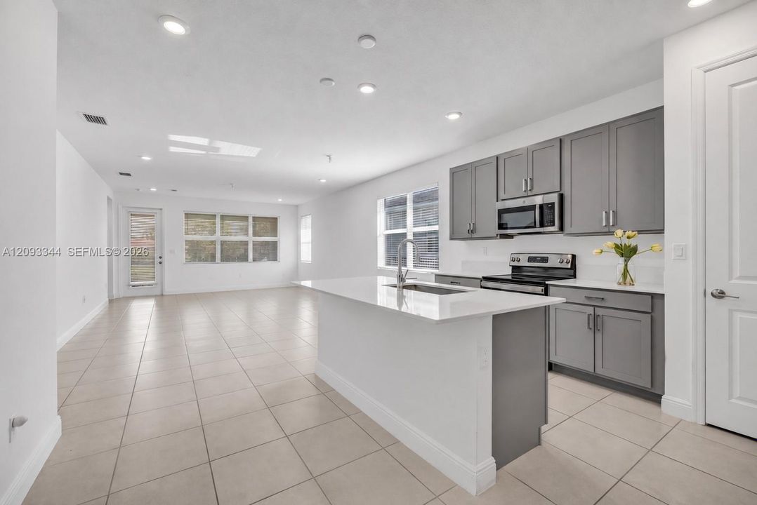 En Venta: $570,000 (2 camas, 2 baños, 1590 Pies cuadrados)