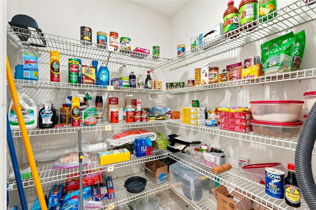 En Venta: $1,479,000 (4 camas, 3 baños, 3322 Pies cuadrados)