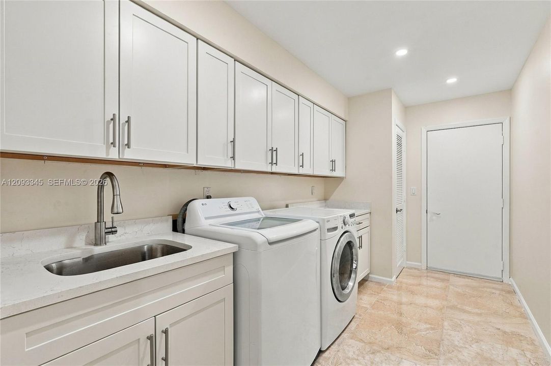 En Venta: $1,479,000 (4 camas, 3 baños, 3322 Pies cuadrados)