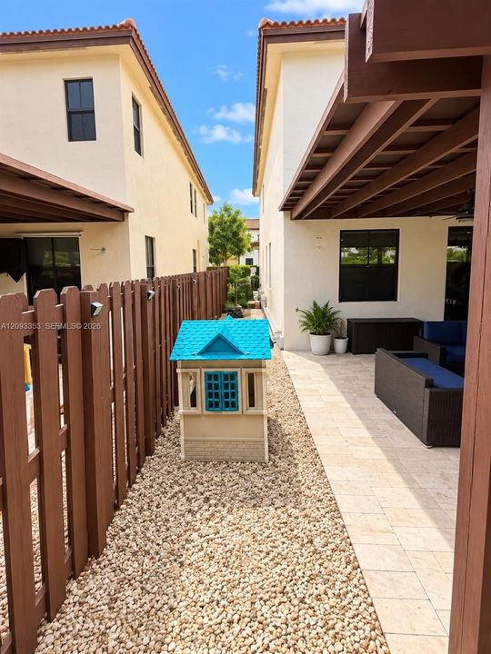 For Sale: $957,350 (3 beds, 2 baths, 2462 Square Feet)