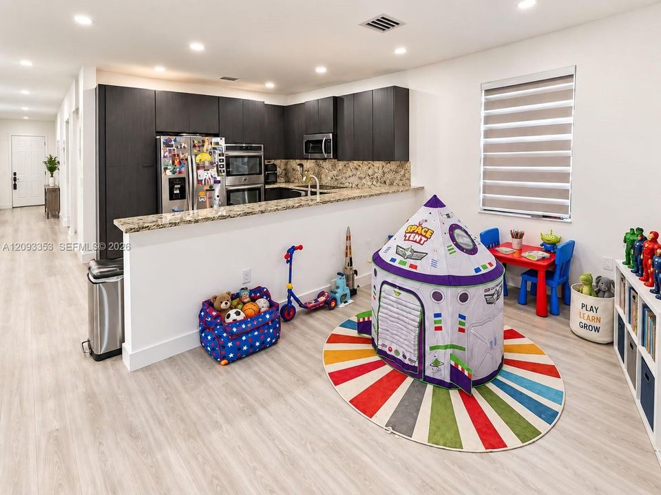 For Sale: $957,350 (3 beds, 2 baths, 2462 Square Feet)