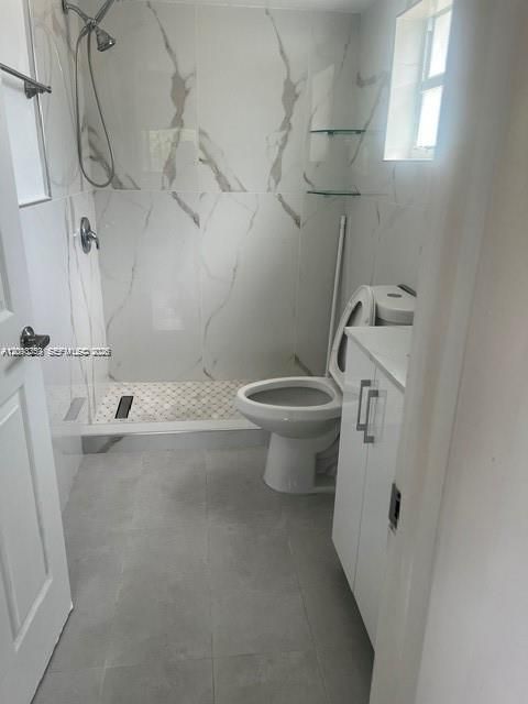 For Sale: $360,000 (2 beds, 2 baths, 871 Square Feet)