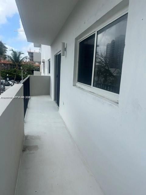 For Sale: $360,000 (2 beds, 2 baths, 871 Square Feet)