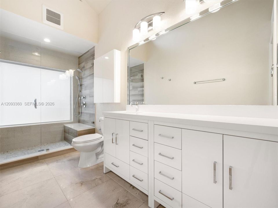 En Venta: $1,375,000 (3 camas, 2 baños, 2246 Pies cuadrados)