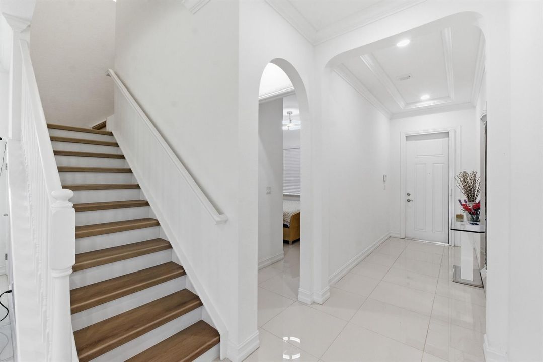 #7 Foyer
