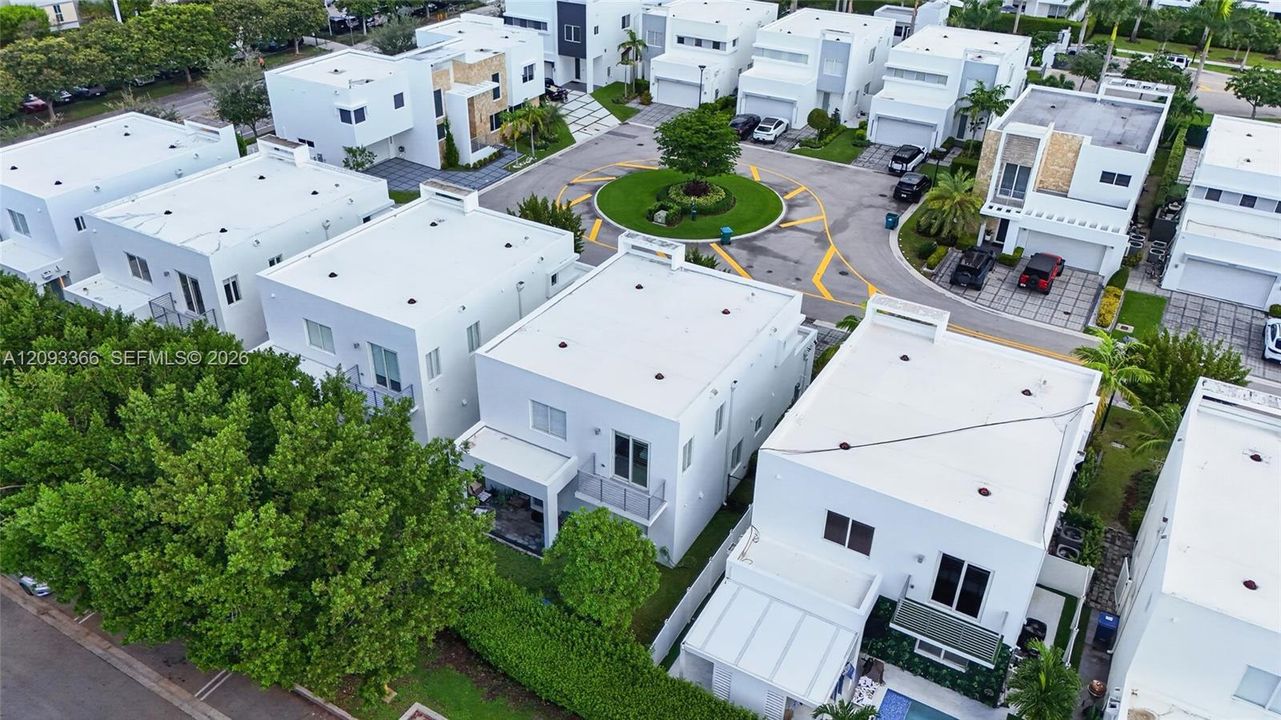 En Venta: $1,195,000 (4 camas, 4 baños, 2402 Pies cuadrados)