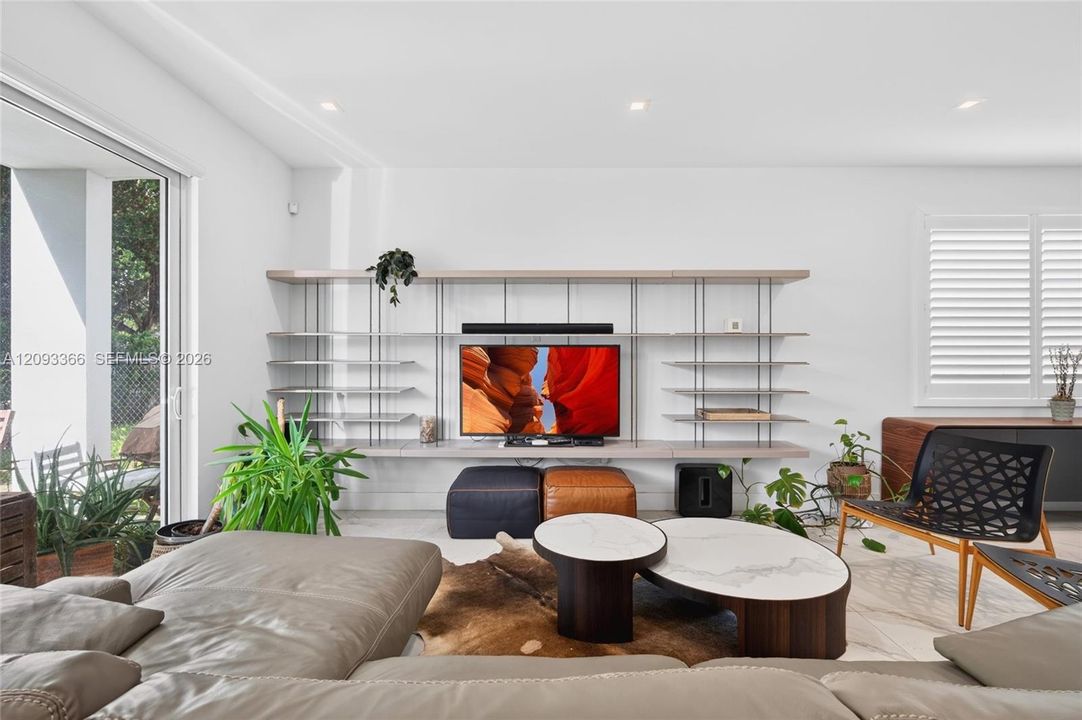 En Venta: $1,195,000 (4 camas, 4 baños, 2402 Pies cuadrados)