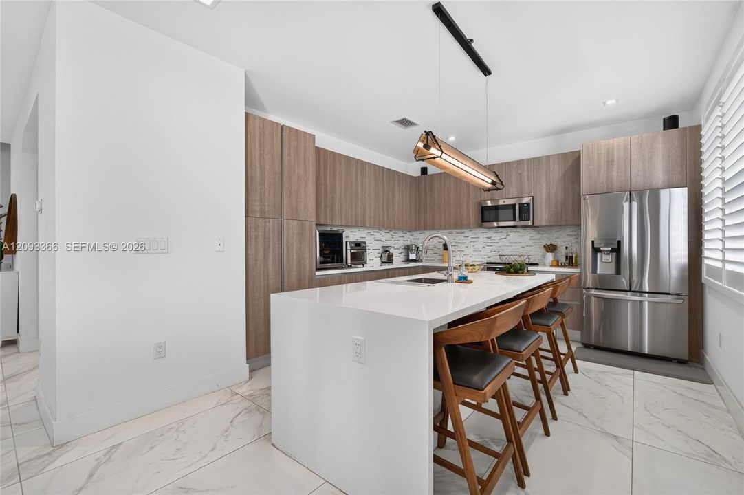 En Venta: $1,195,000 (4 camas, 4 baños, 2402 Pies cuadrados)