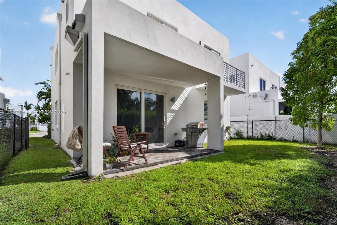 En Venta: $1,195,000 (4 camas, 4 baños, 2402 Pies cuadrados)