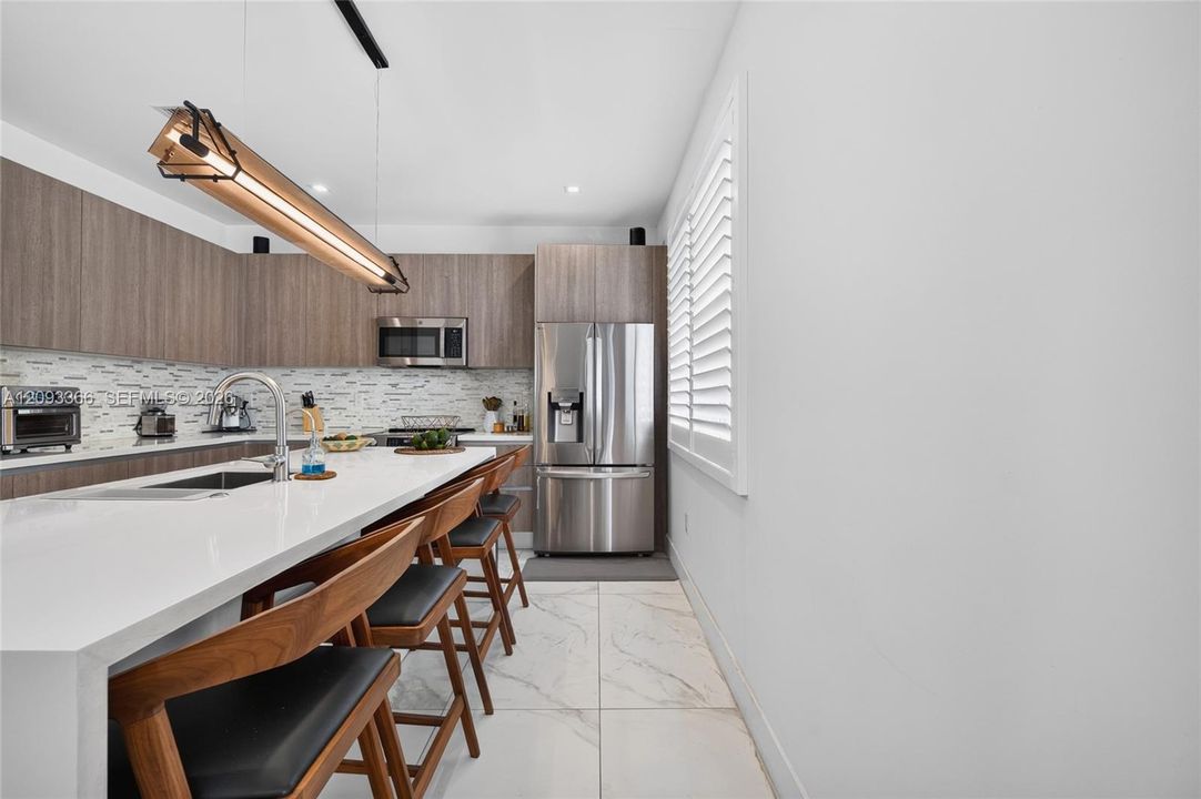 En Venta: $1,195,000 (4 camas, 4 baños, 2402 Pies cuadrados)