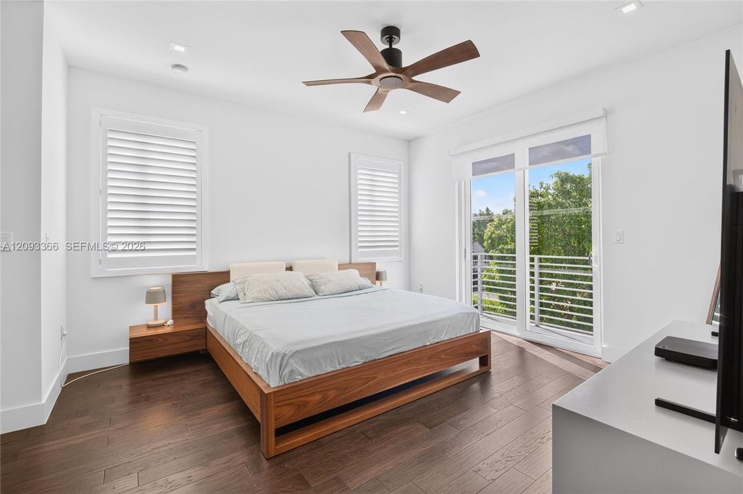 En Venta: $1,195,000 (4 camas, 4 baños, 2402 Pies cuadrados)