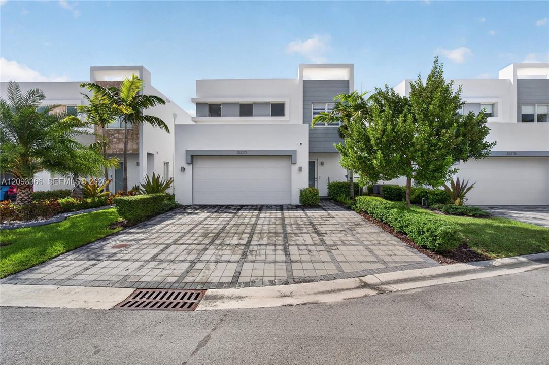 En Venta: $1,195,000 (4 camas, 4 baños, 2402 Pies cuadrados)