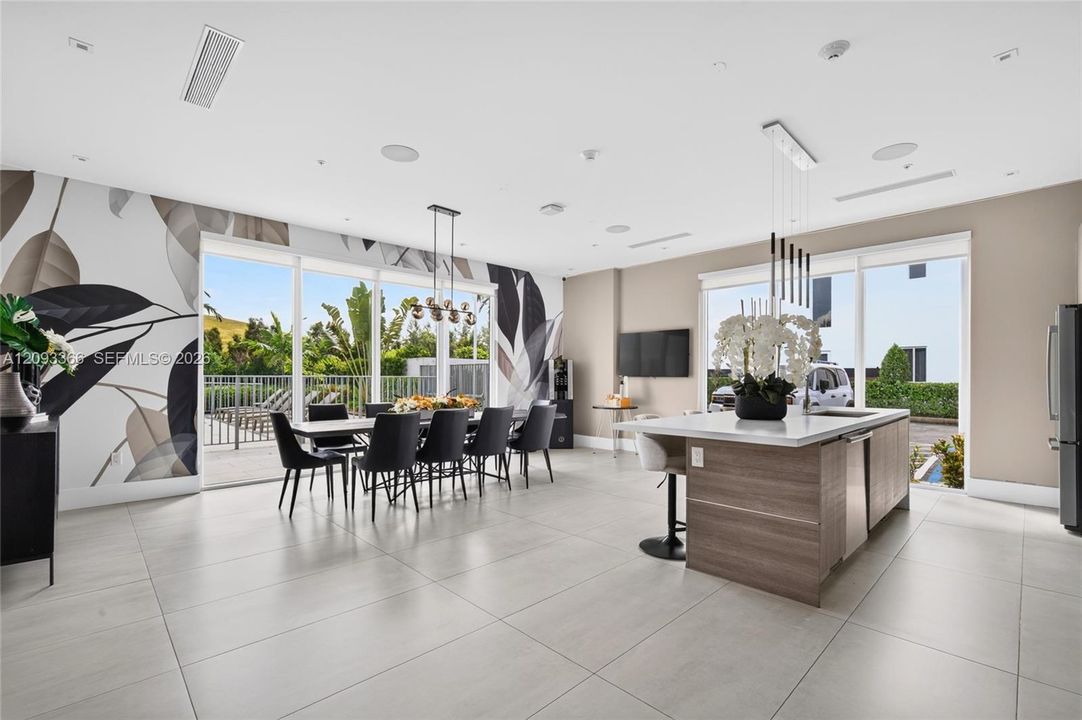 En Venta: $1,195,000 (4 camas, 4 baños, 2402 Pies cuadrados)