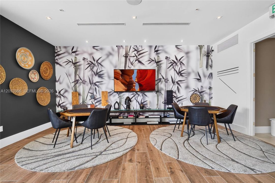 En Venta: $1,195,000 (4 camas, 4 baños, 2402 Pies cuadrados)