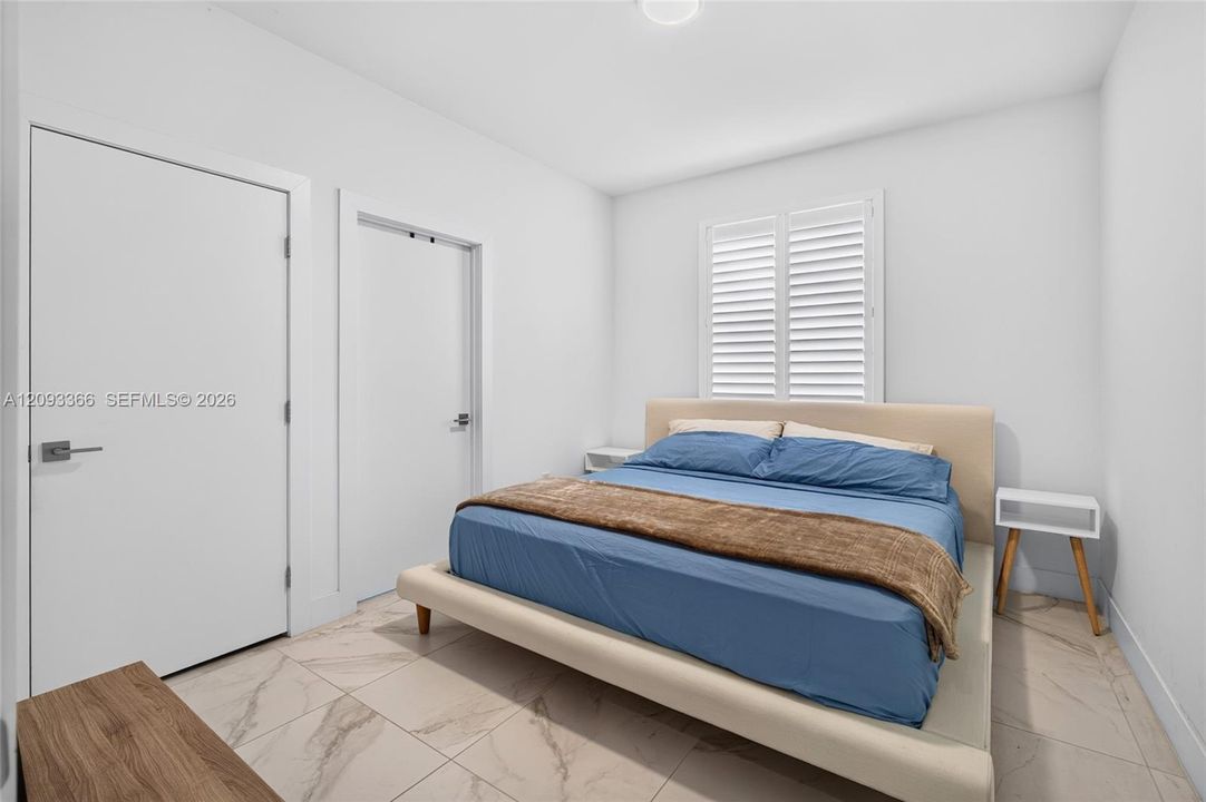 En Venta: $1,195,000 (4 camas, 4 baños, 2402 Pies cuadrados)