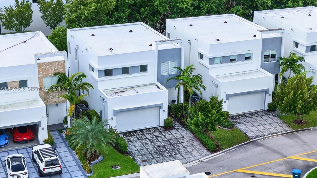 En Venta: $1,195,000 (4 camas, 4 baños, 2402 Pies cuadrados)