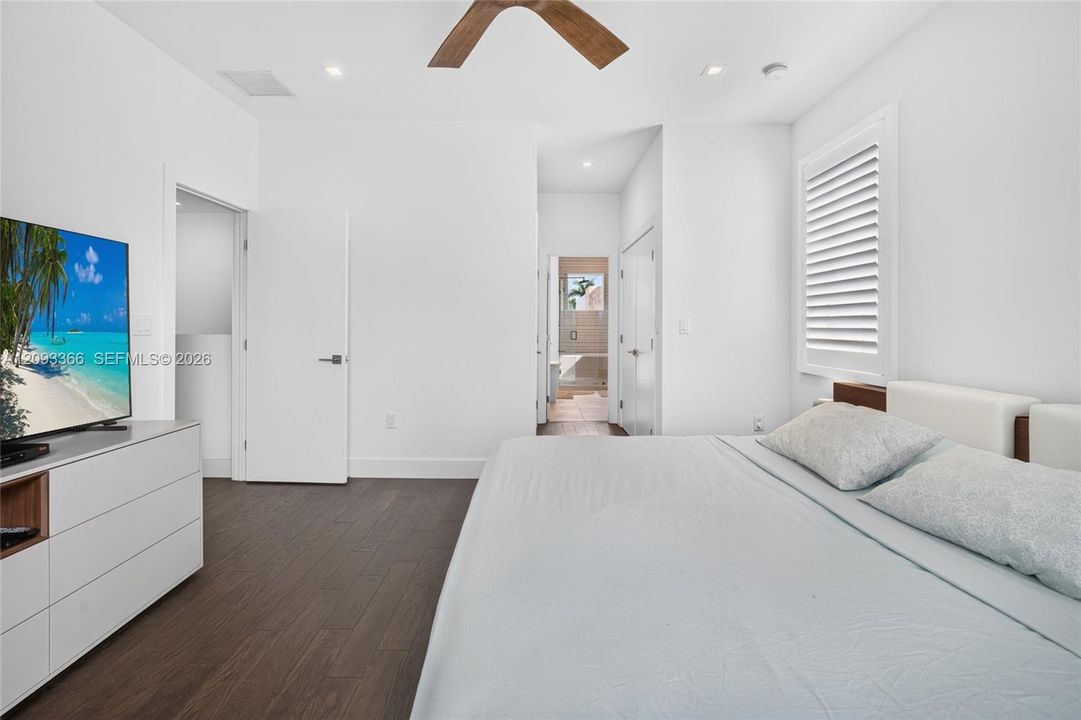 En Venta: $1,195,000 (4 camas, 4 baños, 2402 Pies cuadrados)