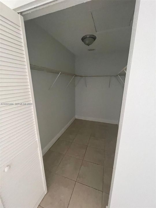 For Rent: $3,000 (3 beds, 2 baths, 2061 Square Feet)