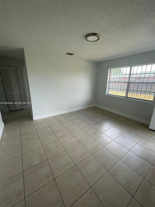 For Rent: $3,000 (3 beds, 2 baths, 2061 Square Feet)