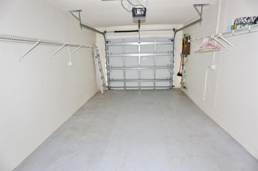 032-035-Garage-4200x2800