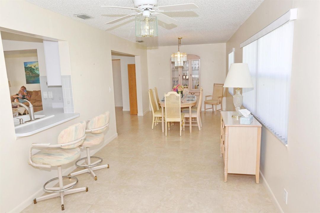 018-008-Family Room-4200x2800