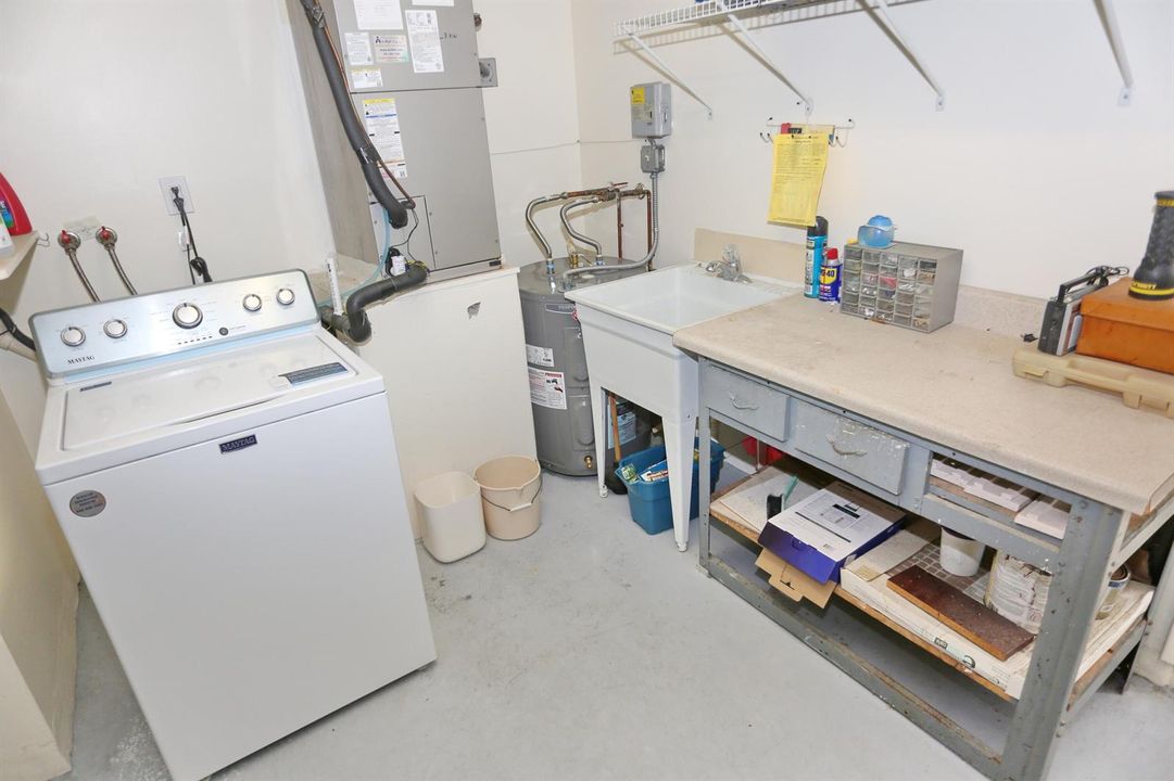 031-040-Laundry Area-4200x2800