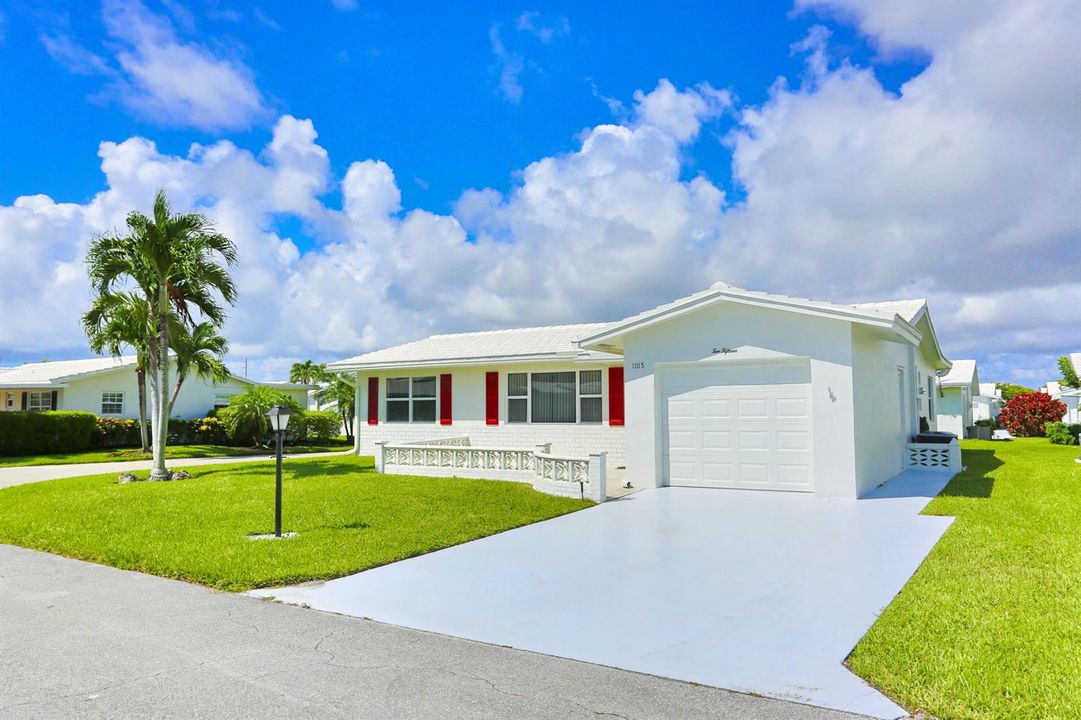 003-019-Exterior Front-4200x2800