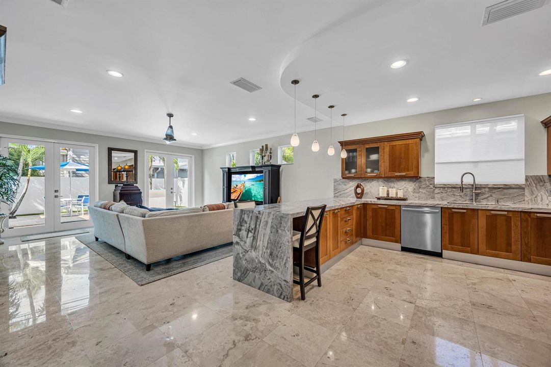 1419 NE 4TH PL-9