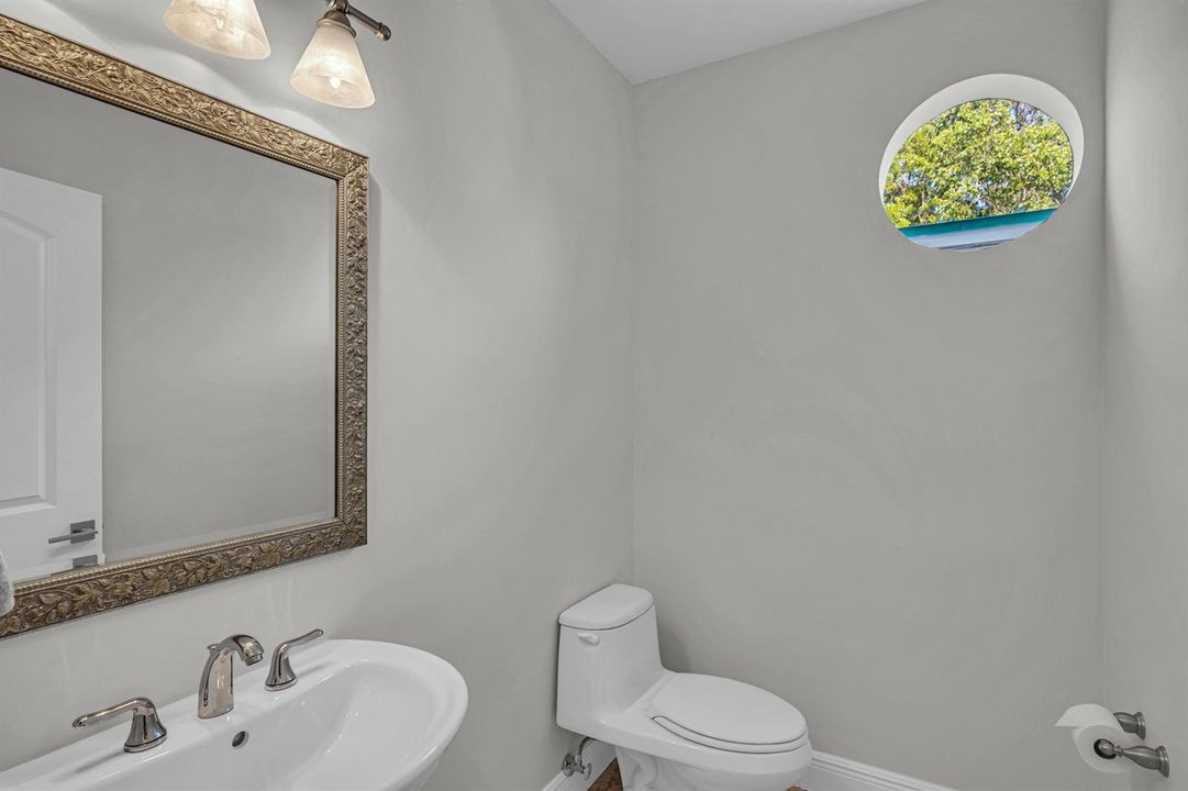 1419 NE 4TH PL-24