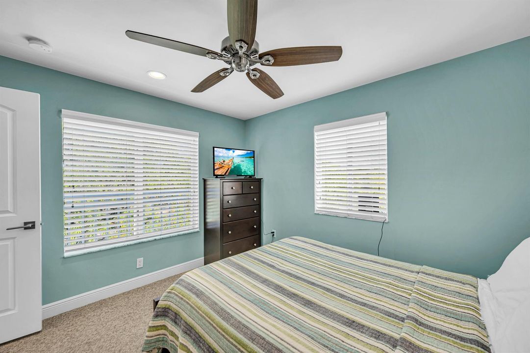 1419 NE 4TH PL-63