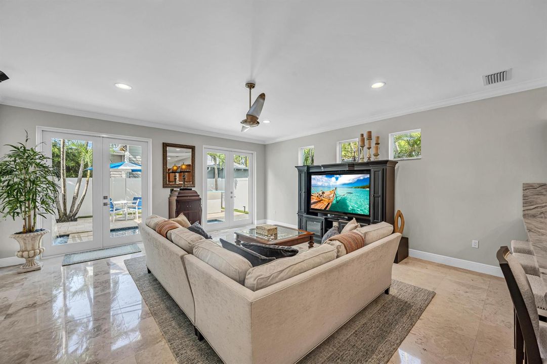 1419 NE 4TH PL-14