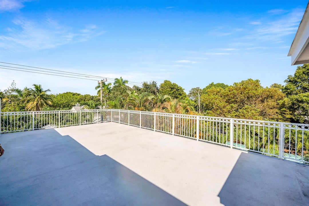 1419 NE 4TH PL-60