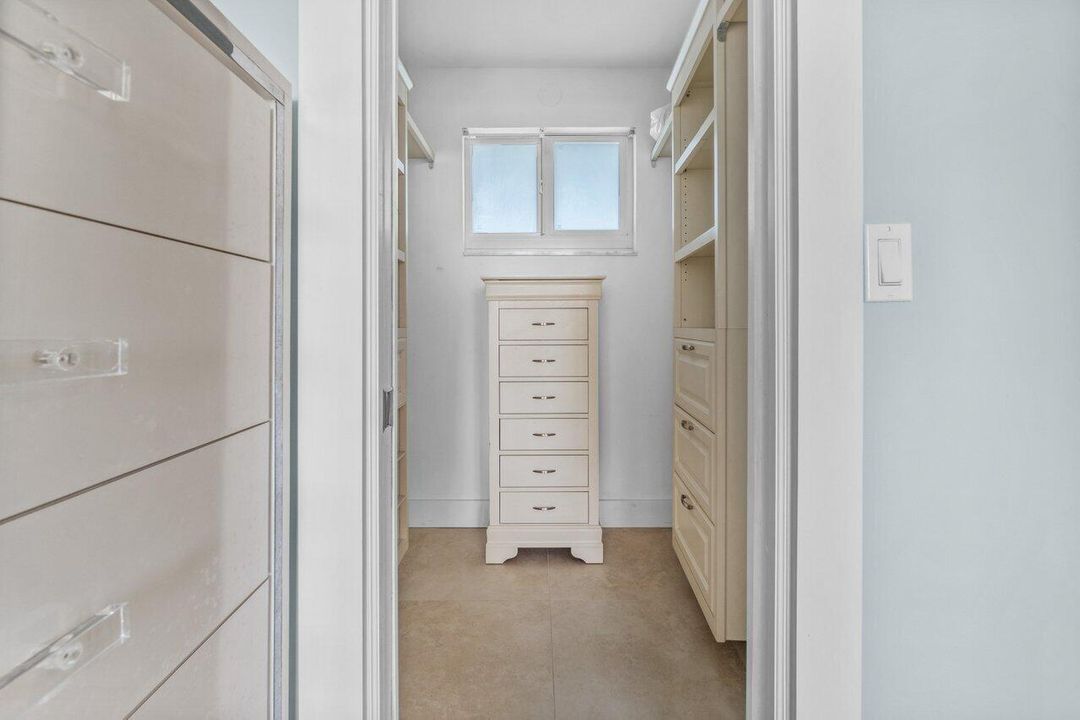 Walk-in Closet