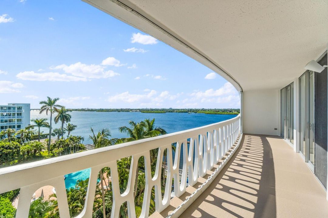 Pool/Intercoastal View