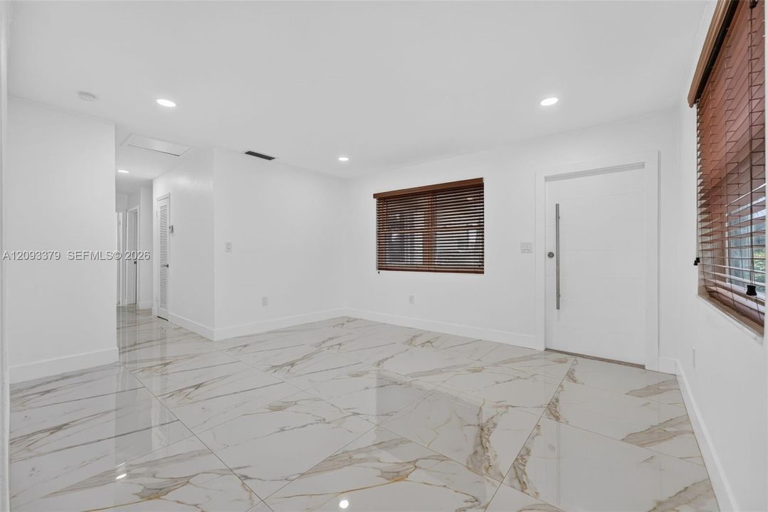 En Renta: $3,850 (3 camas, 2 baños, 1911 Pies cuadrados)