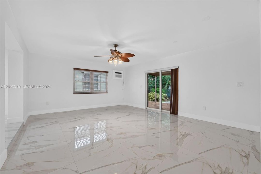 En Renta: $3,850 (3 camas, 2 baños, 1911 Pies cuadrados)