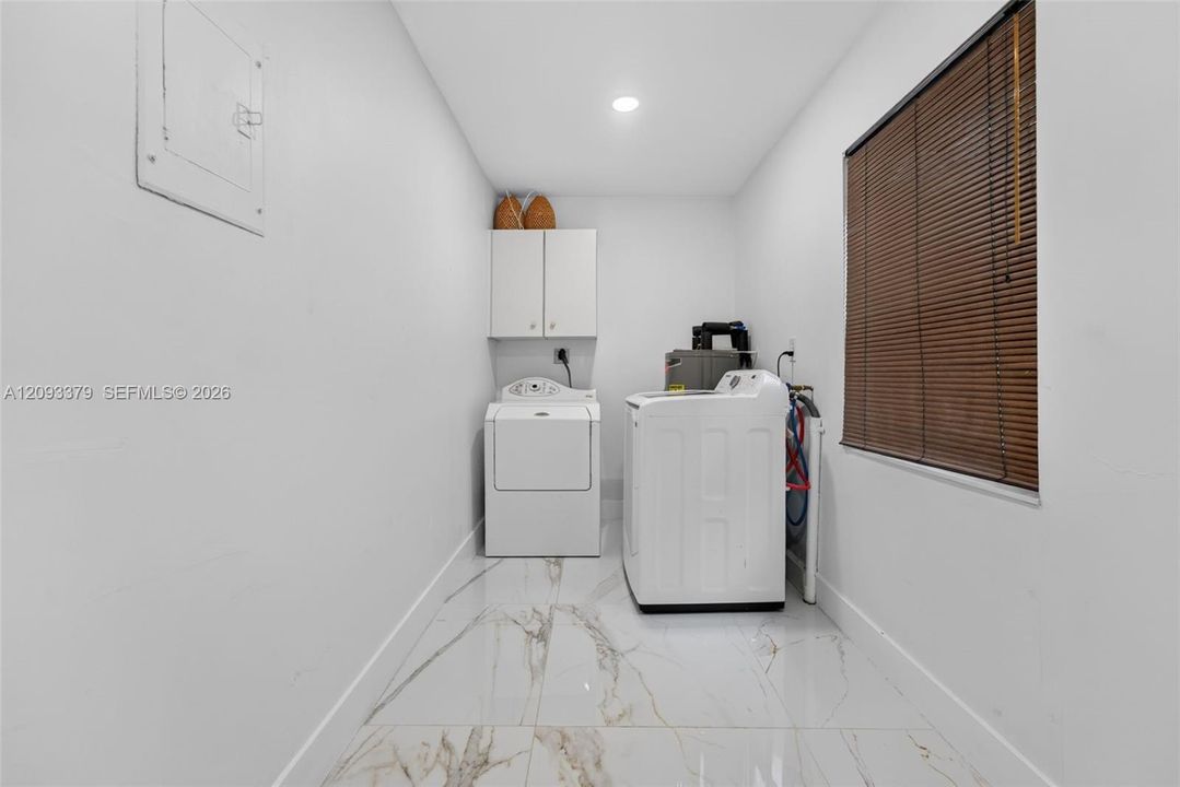 En Renta: $3,850 (3 camas, 2 baños, 1911 Pies cuadrados)