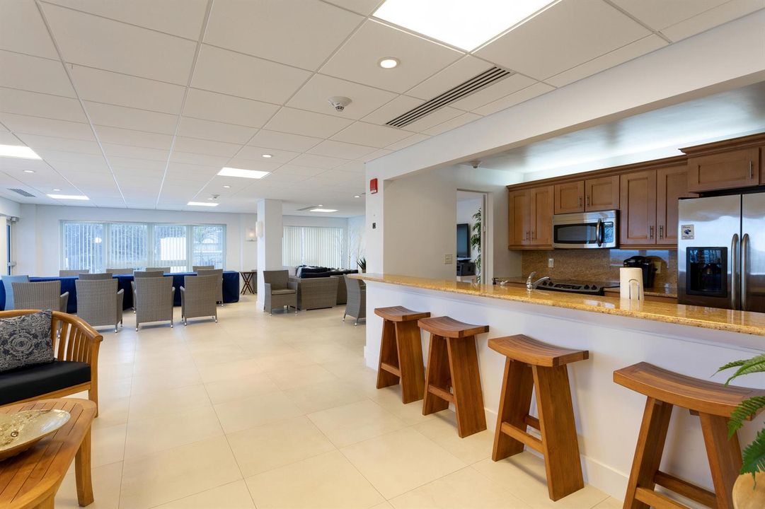 CLUB ROOM